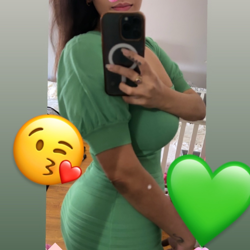 Chic Green Puff Sleeve Dress